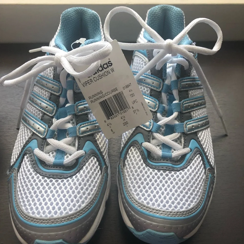 NWT Adidas Light Blue Viper Cushion Running Shoe, Size 6